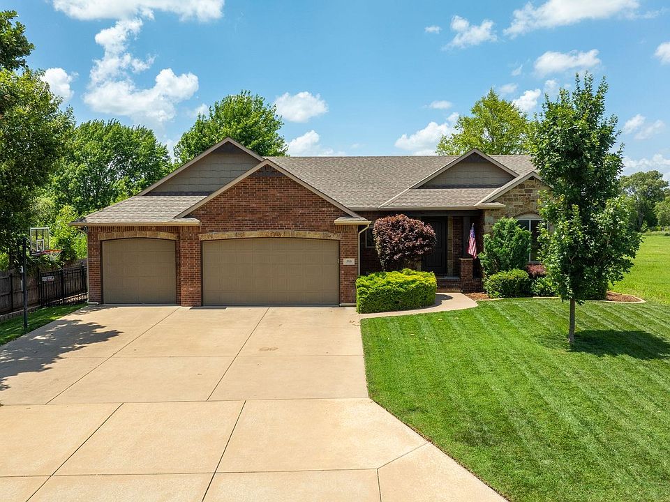 1st image of 500 Stone Lake Dr