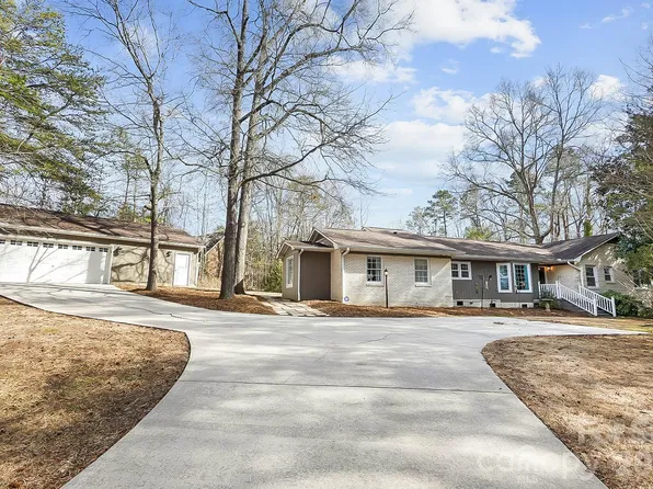 1577 Woodcroft Dr, Fort Mill, SC 29708