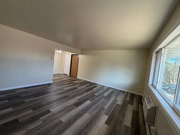 2740 Maple Dr — Photo 7