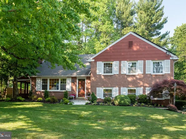 1435 Potter Ln, Wayne, PA 19087