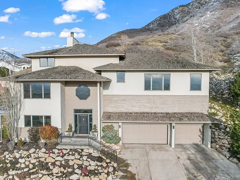 4887 S Mountain Ln — Photo 2