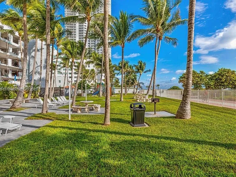 6301 Collins Ave #1606 — Photo 20