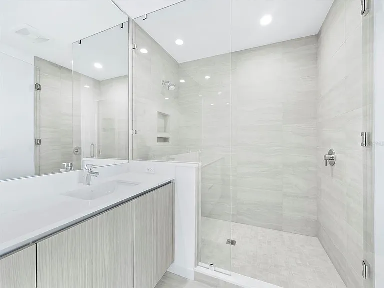 301 Quay Cmns #1003 — Photo 34
