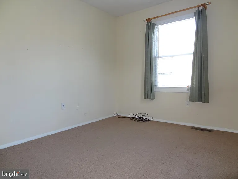 2074 Lake Grove Ln — Photo 26