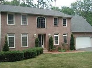 2 Bates Trl, East Greenwich, RI 02818