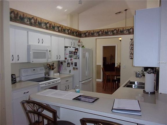 4th image of 2274 Garden Chase Dr