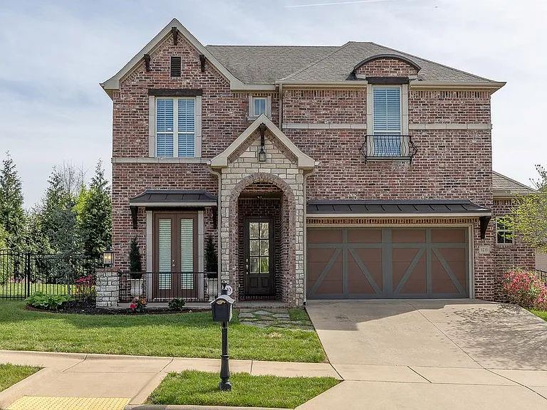 1235 E Adelaide Ln — Photo 46