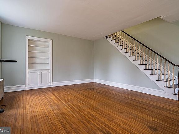 4th image of 328 W CALLOWHILL STREET