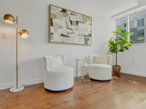 800 Avenue At Port Imperial image 14 of 41