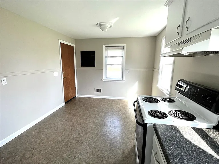 2431 Westside Dr — Photo 5