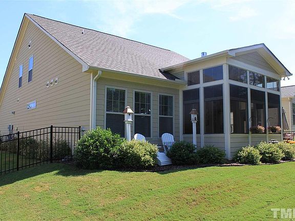 5th image of 39 White Pine Dr