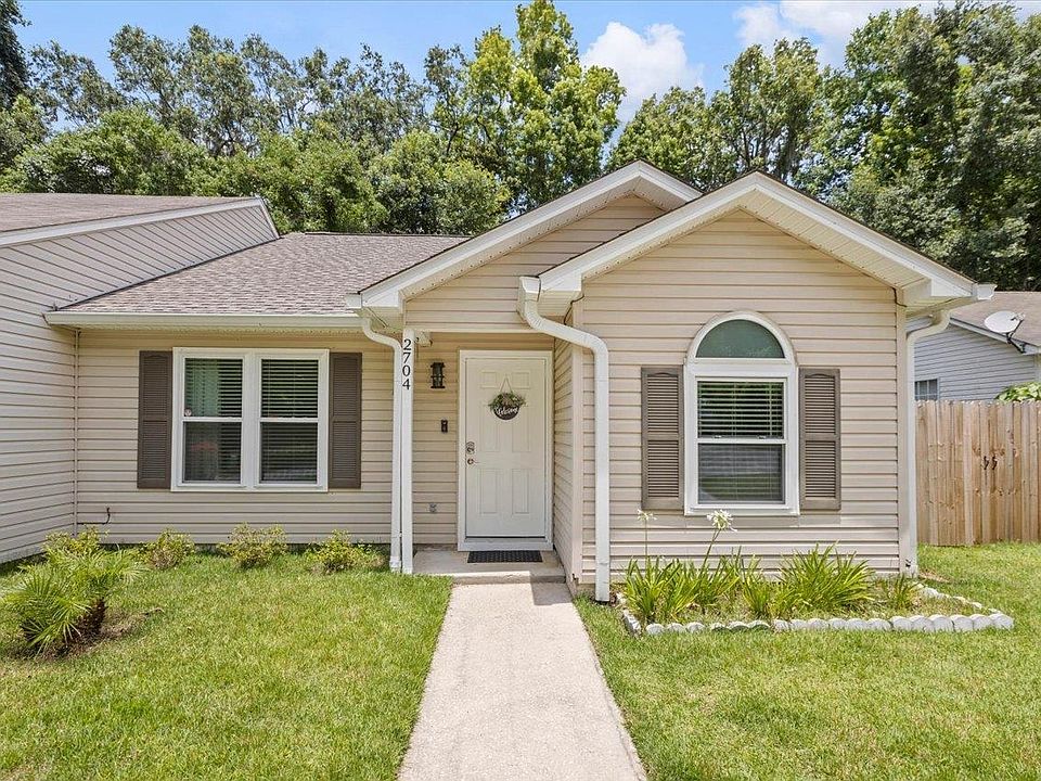 1st image of 2704 Oak Park Ct