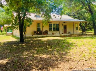 479 Private Road 6744, Natalia, TX 78059