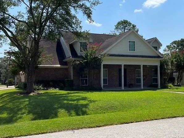 603 Renaldo St, Dickinson, TX 77539