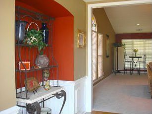 entry w/decorator niche