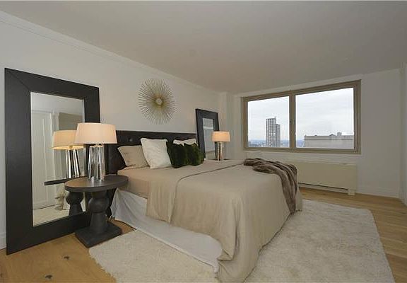 3rd image of 201 E 86th St APT 34G