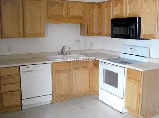2nd image of 925 Salem Dr