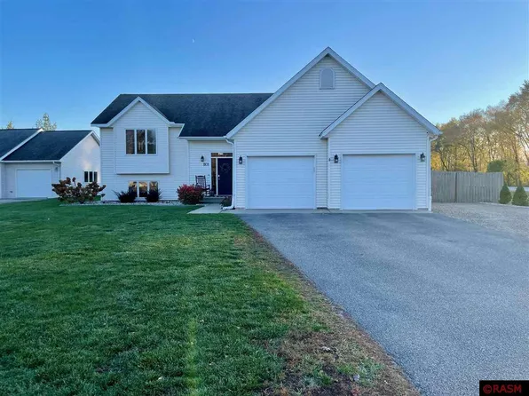 1101 Kristine Ct, Saint Peter, MN 56082