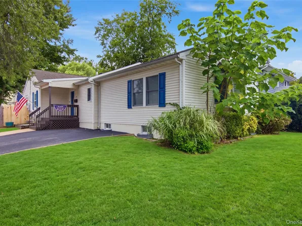 301 Laurel Road, Northport, NY 11768