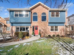 2428 Oak Ave, Northbrook, IL
