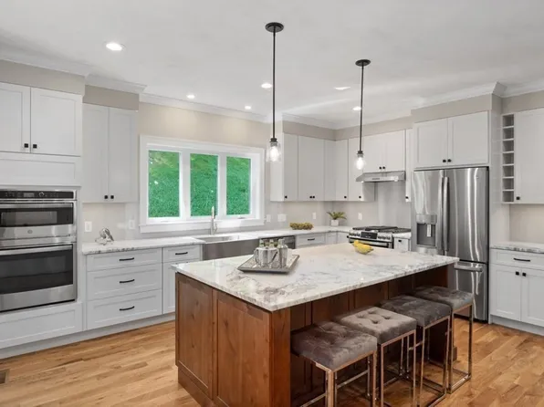 16 Norway Farms Dr, Norfolk, MA 02056