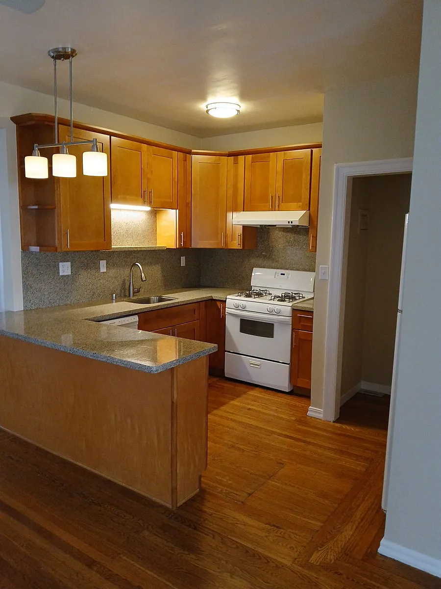 Building Photo - 469 Wayne Ave