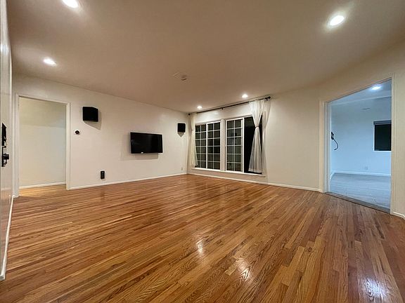 2nd image of 676 Kempton Ave