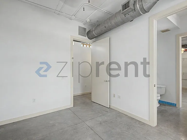 103 SE 4th Ave #203 — Photo 17