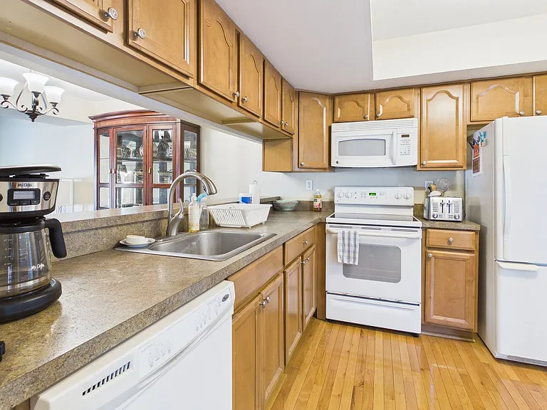 4905 Long Shadow Dr — Photo 7