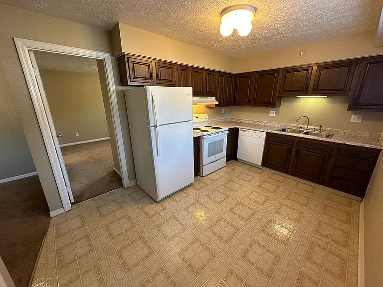 483-491 Lovers Lane; Country Clb #4401-4409-4516 — Photo 4