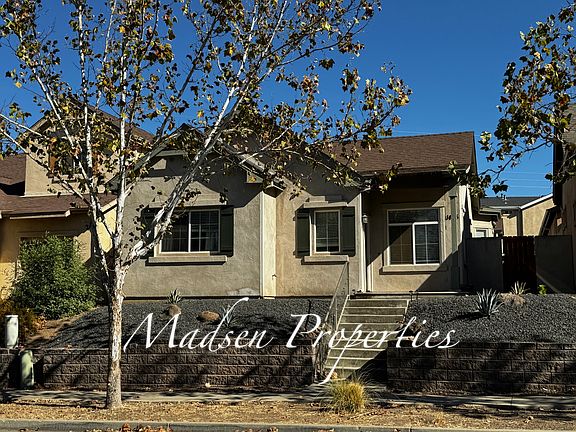 4th image of 1405 Yosemite Dr
