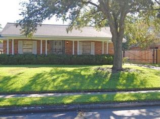 7011 Langdon Ln, Houston, TX 77074