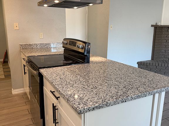 3rd image of 4213 Crestwood Dr