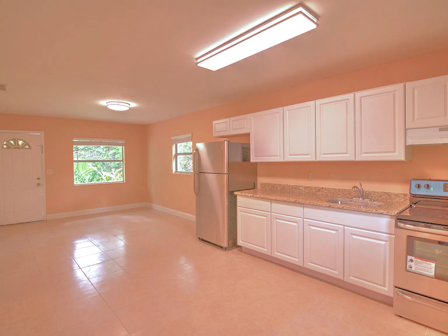 2 bed, 1.0 bath, 795 sqft, $1,395 — Photo 1