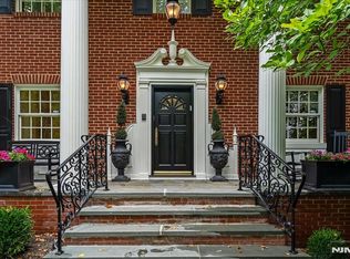 294 Oakwood Rd, Englewood, NJ 07631