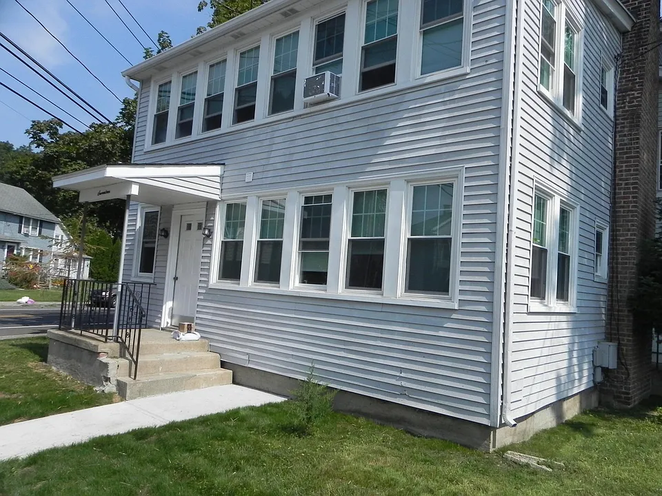 17 Thames St #3
