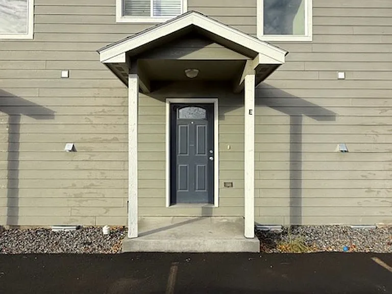 1340 Shaker Place — Photo 21