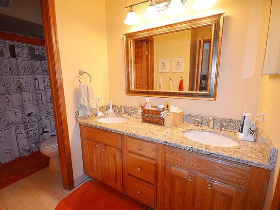 Bathroom double vanities with granite 