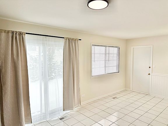 5th image of 4076 Bayside Dr