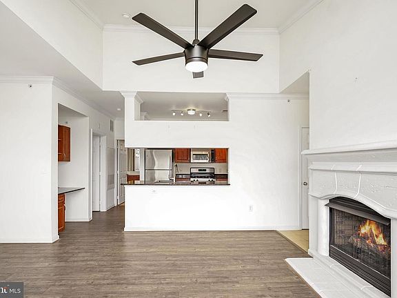 5th image of 12901 Centre Park Cir APT 420