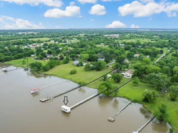 1020 W Crazy Horse, Quinlan, TX 75474