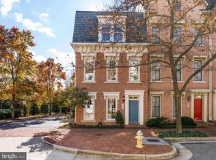 714 Carpenter Rd, Alexandria, VA 22314