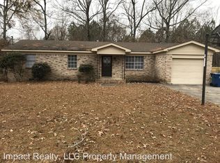 402 Waldrop Dr, Rainbow City, AL 35906