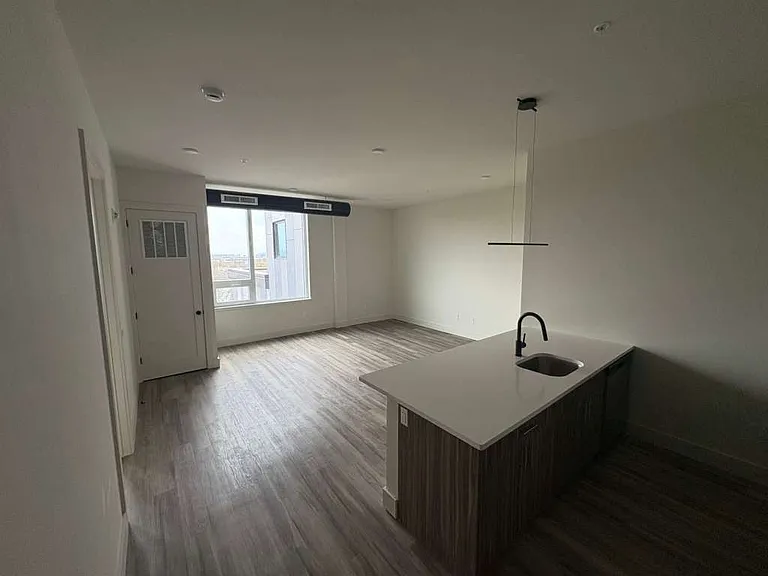 57 Washington St #9D — Photo 3