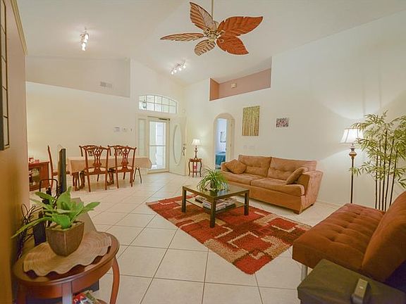 2nd image of 986 N Lake Claire Cir