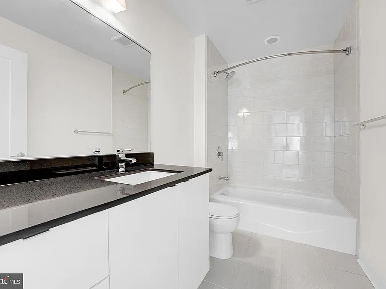 460 New York Ave NW #405 — Photo 12