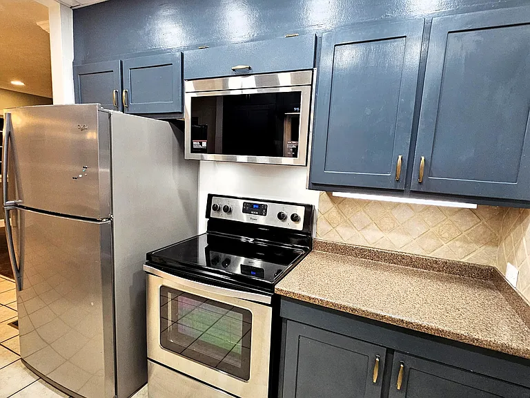 557 E Sherman Ave #UP — Photo 5