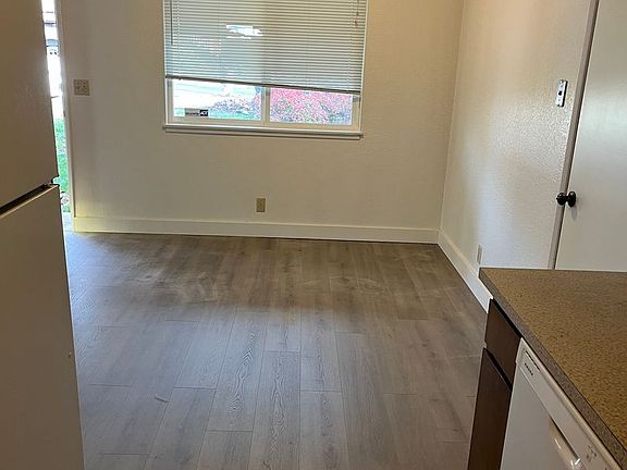 5th image of 552 & 554 Hamilton St