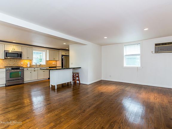 3rd image of 27 Glenlawn Ave