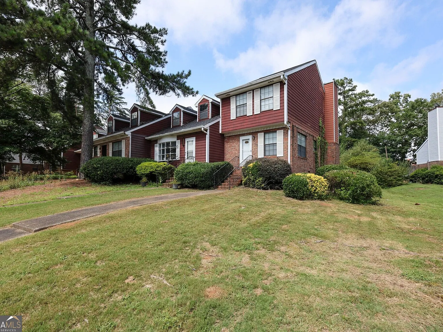 2 bed, 2.5 bath, 1184 sqft, $1,650 — Photo 2